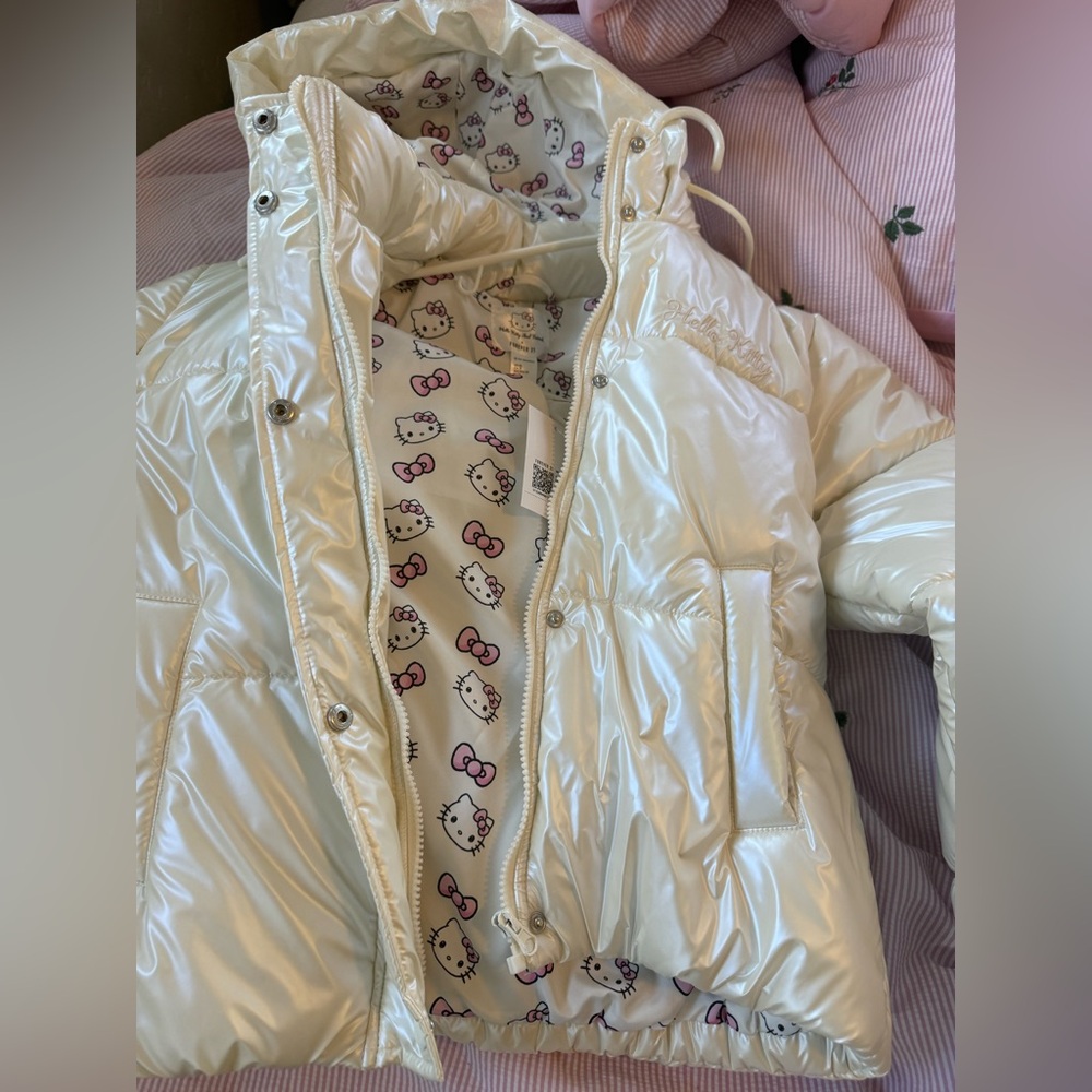 Women hello kitty White Puffer Jacket